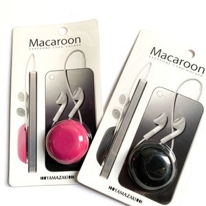 4 for $20 ⚫️ Container Store Macaroon Earphone hol